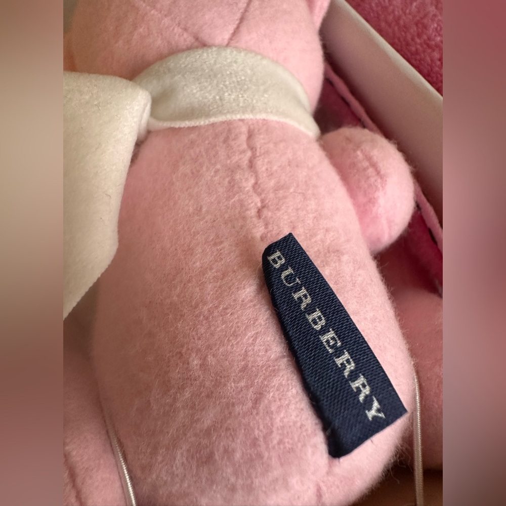 Burberry Rare Authentic Teddy Bear & Hand Towel Gift Set Collector’s Edition - Picture 11 of 14